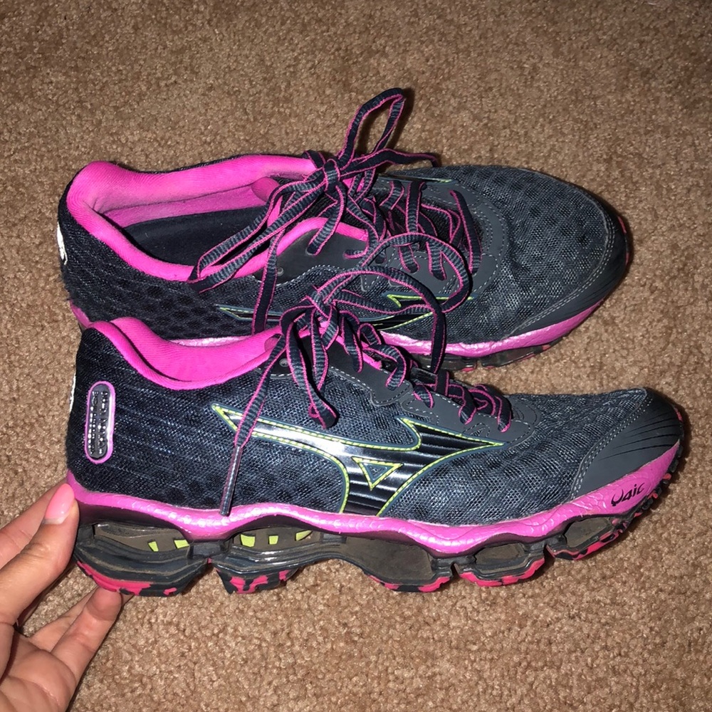 Mizuno Tennis Shoes